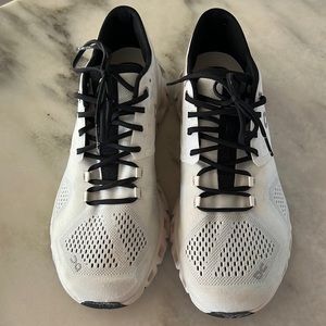 ON Cloud X3 women’s shoes 9.5, white with black